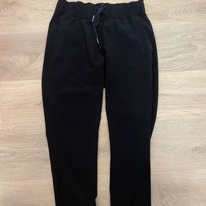 Lululemon on the Fly Woven Pants size: 6